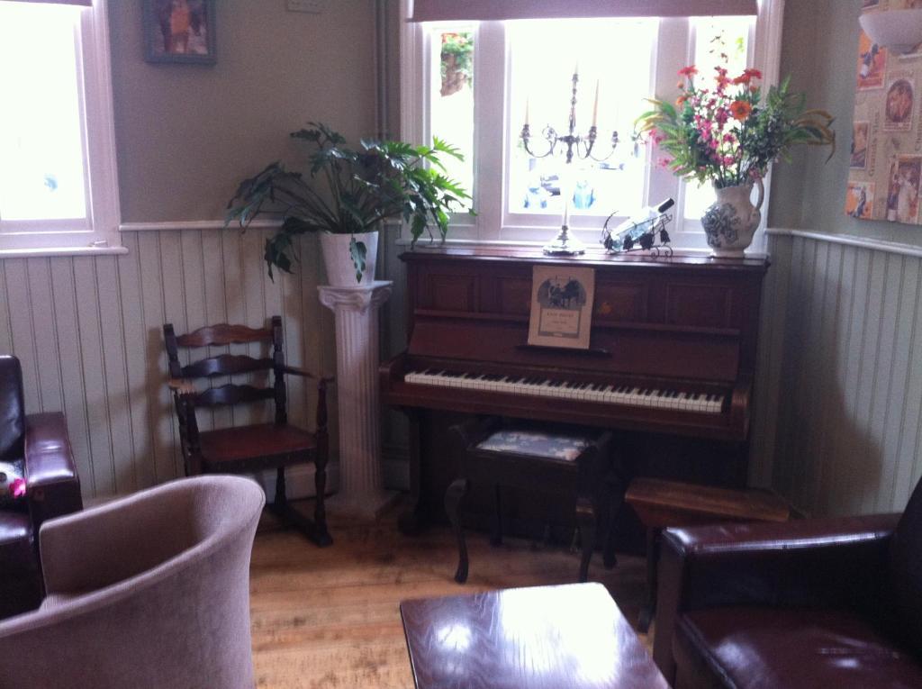 The Carpenter'S Arms Hotel Cambridge  Eksteriør billede
